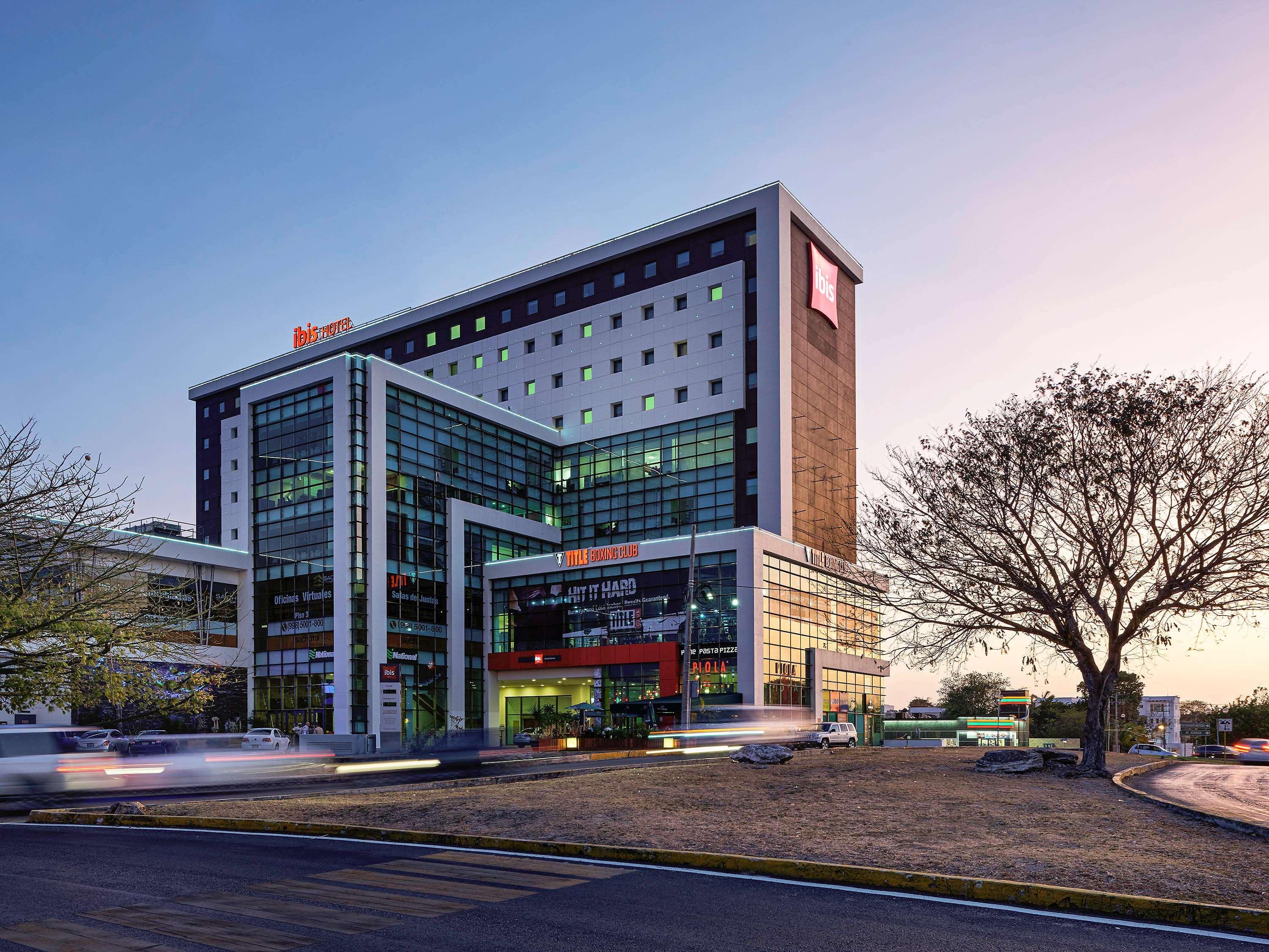 Ibis Cancun Centro Exterior photo